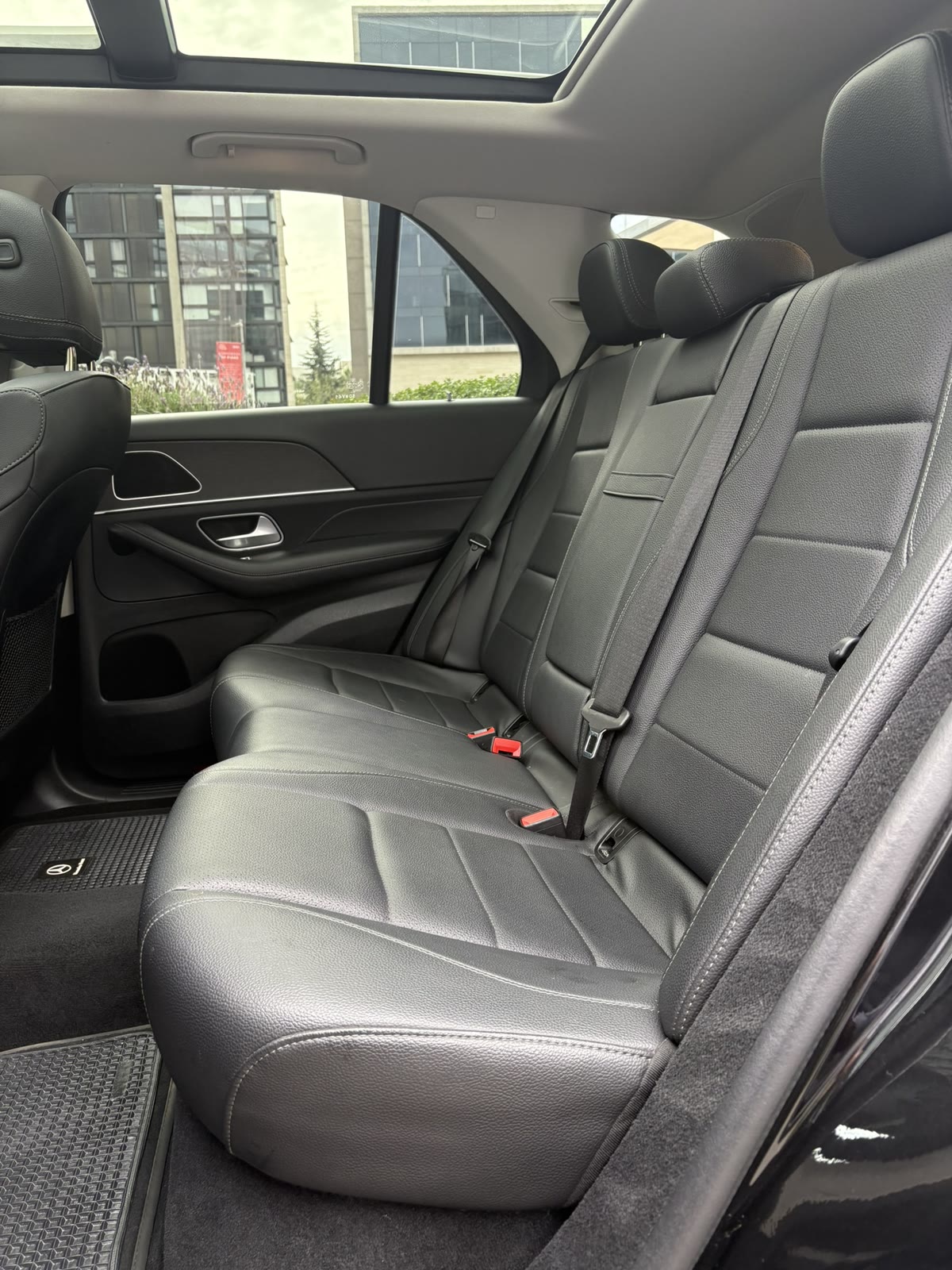 MERCEDES-BENZ GLE 400D AMG Line 2023 - foto 18