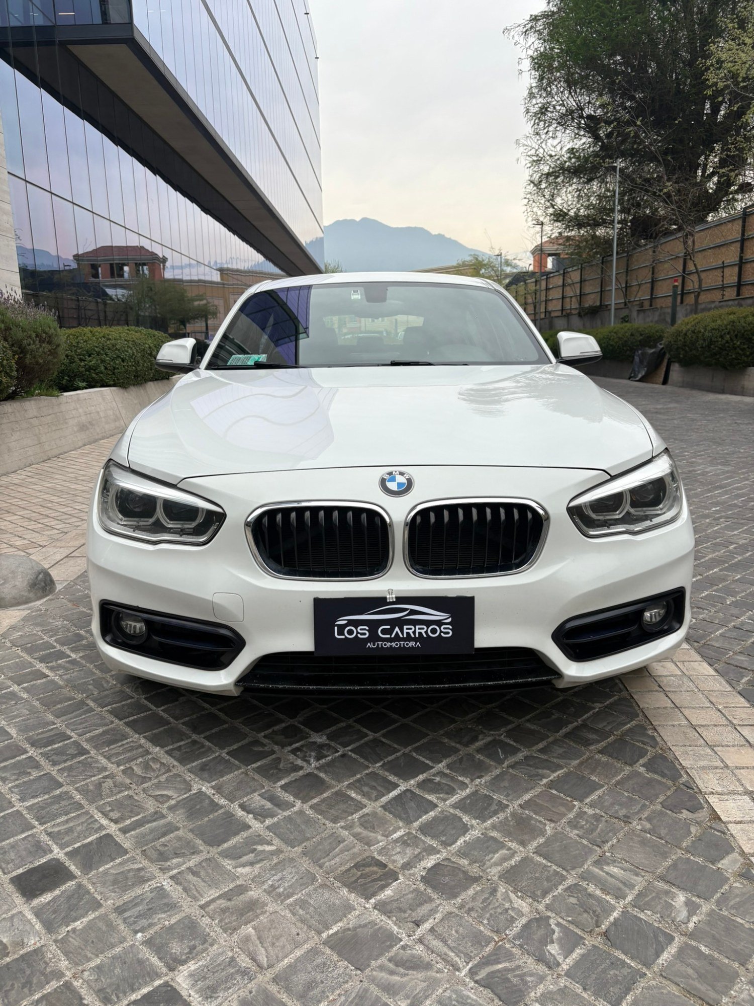 BMW 120 I 2.0 AUT 2017 - foto 2